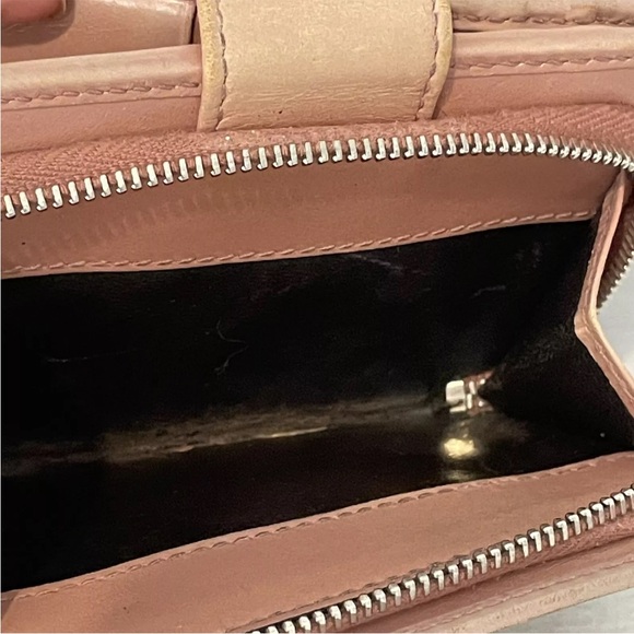 Unique GUCCI GG Bi-Fold Wallet Pink Leather & Tan Canvas w/Box GLOBE ZIPPER PULL - Picture 11 of 16